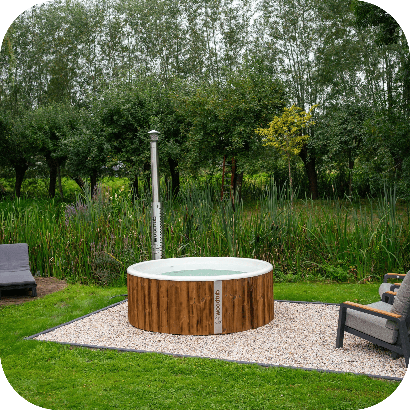 Hot Tub mit leichtem Einstieg | Bequem für die ganze Familie | Woodtub™